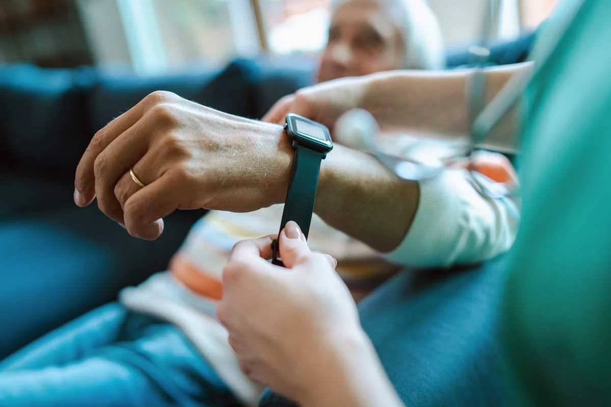 smart watch tracker for seniors 1200x800 1